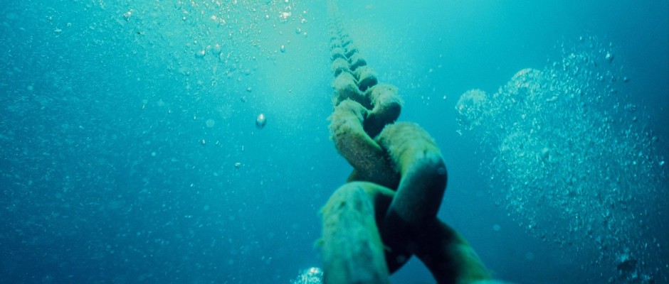 Chain underwater